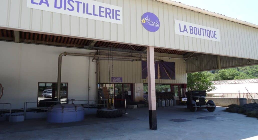 Distillerie de Lavande &amp; Plantes Aromatiques – Les Agnels