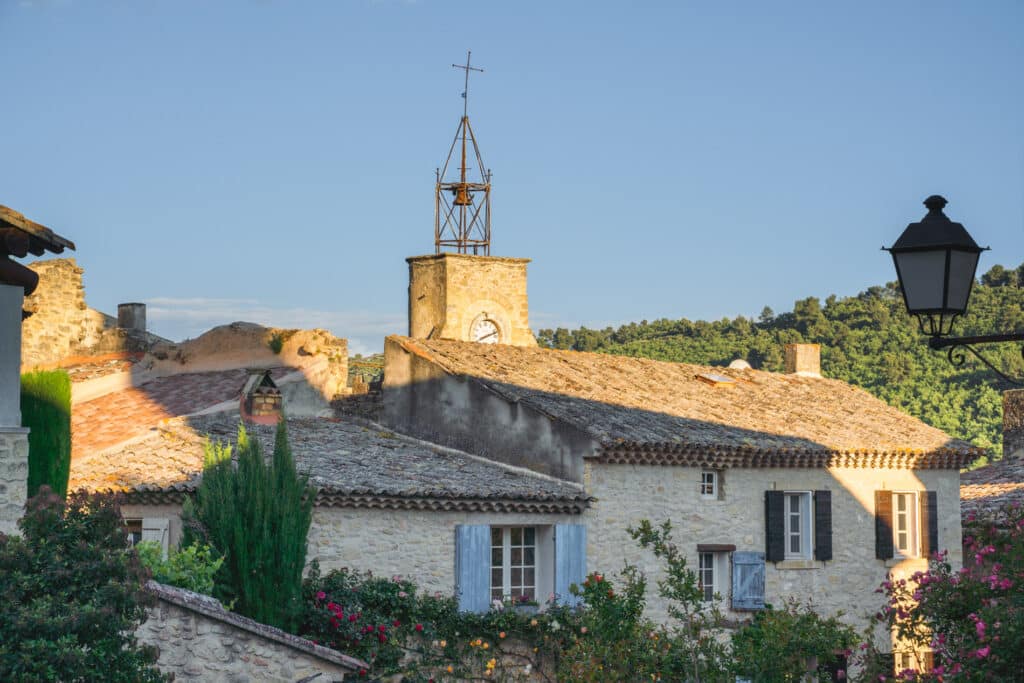 Beffroi du village d'Ansouis à découvrir lors de cette balade à la découverte du village classé parmi les plus beaux villages de France